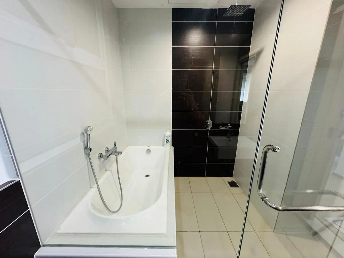 Apartament Bathtub Encorp Marina Puteri Harbour Johor Bahru Malezja